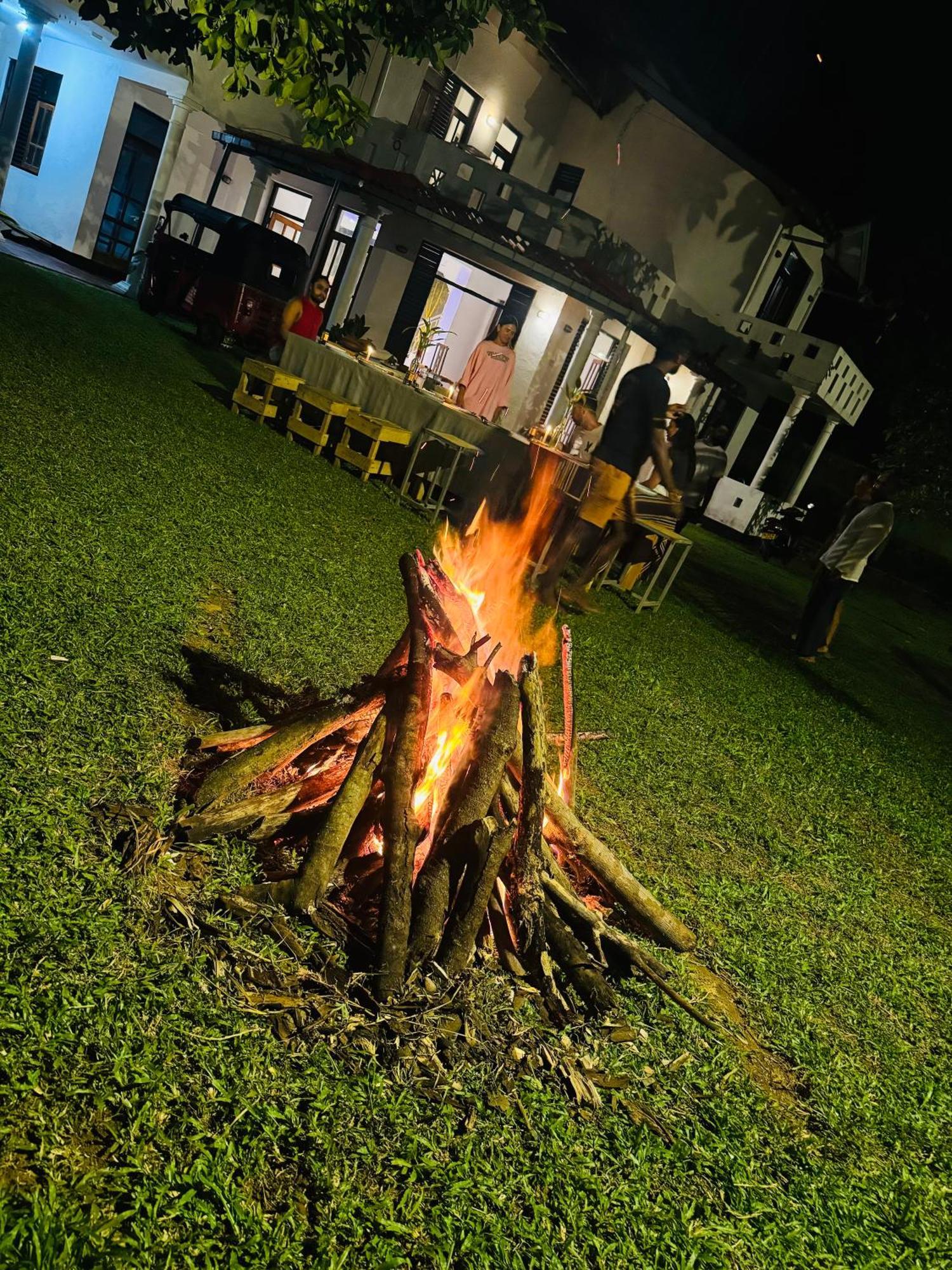 Hotel Surf N Spice - Hiriketiya Dikwella Sur Exterior foto